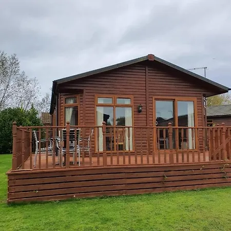 Daisy With Hot Tub North Yorkshire